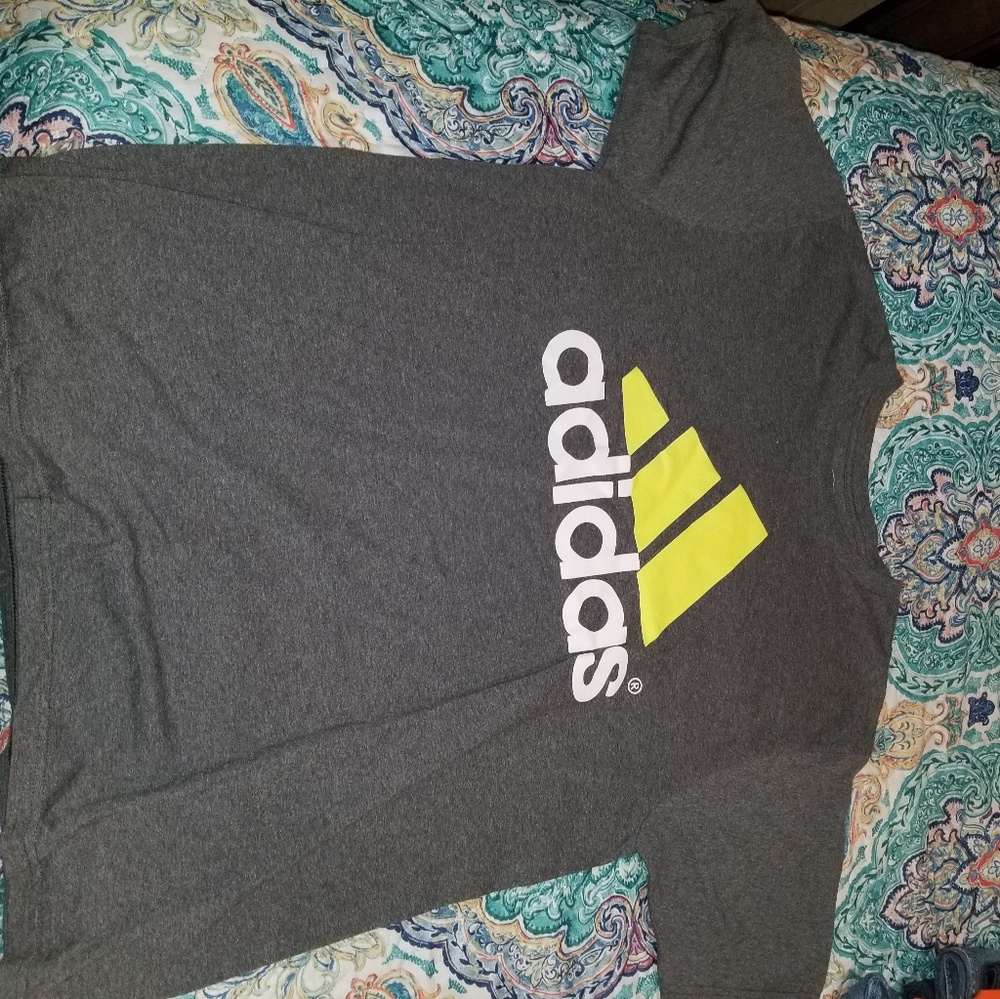 Medium mens Adidas tshirt